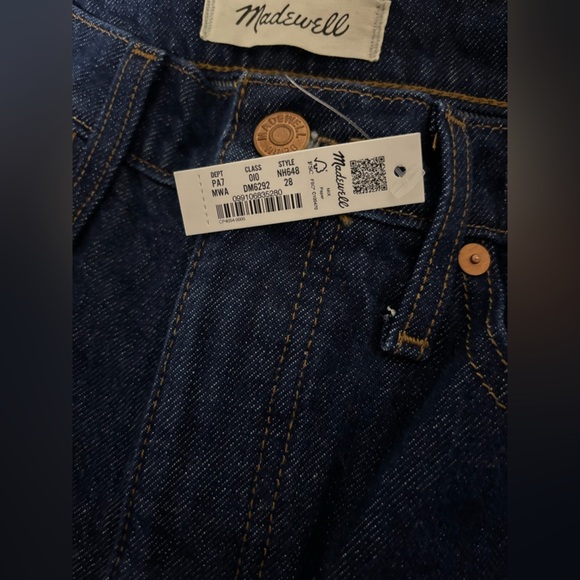 Madewell Men’s Loose Straight Jean - Picture 8 of 10